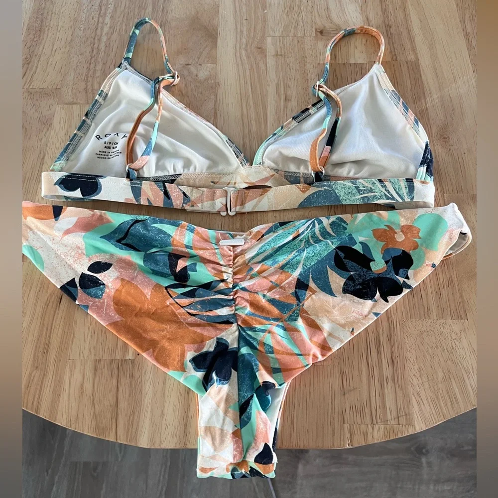 Small Roxy Bikini - Picture 3 of 3